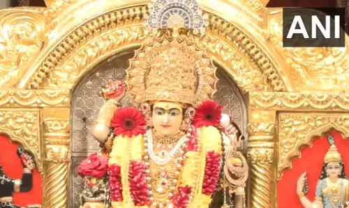 चैत्र नवरात्रि आज से, देवी मंदिरों में उमड़ी भीड़