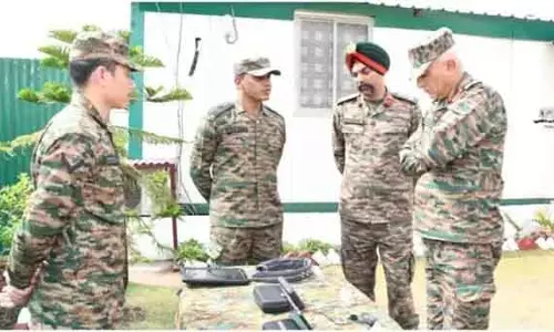 सेना ने Jammu -Kashmir में ऑपरेशनल तैयारियों की समीक्षा की सेना ने Jammu -Kashmir में ऑपरेशनल तैयारियों की समीक्षा की