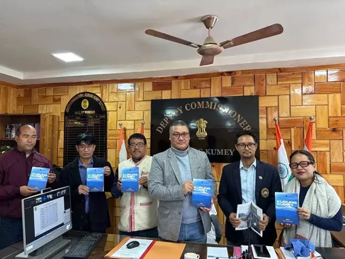 Arunachal: कुरुंग कुमे के लिए PLP, ज़िला हैंडबुक लॉन्च की गई Arunachal: कुरुंग कुमे के लिए PLP, ज़िला हैंडबुक लॉन्च की गई