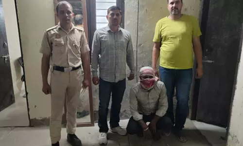 नए शिकार की तलाश में घूम रहा अपराधी चढ़ा पुलिस के हत्थे, बाइक और कई मोबाइल बरामद