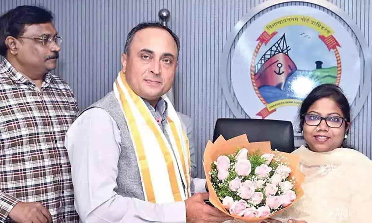 Andhra: नेशनल डिफेंस कॉलेज के फैकल्टी ने VPA का दौरा किया