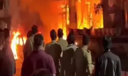 इंदौर अग्निकांड: बिहार के 6 लोगों की मौत पर सीएम नीतीश ने जताया शोक, पीड़ित परिवारों के लिए आर्थिक सहायता की घोषणा इंदौर अग्निकांड: बिहार के 6 लोगों की मौत पर सीएम नीतीश ने जताया शोक, पीड़ित परिवारों के लिए आर्थिक सहायता की घोषणा