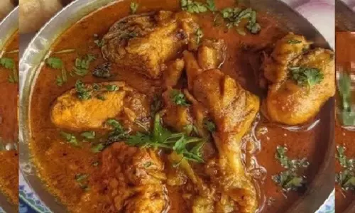 बाप रे! मुर्गा पार्टी के बारे में बताना पड़ा भारी, छात्र को प्रिंसिपल ने बेरहमी से पीटा बाप रे! मुर्गा पार्टी के बारे में बताना पड़ा भारी, छात्र को प्रिंसिपल ने बेरहमी से पीटा