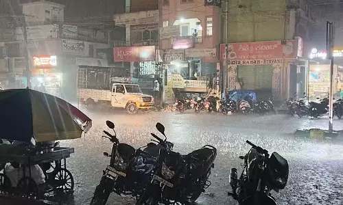Chikkaballapur ज़िले में भारी बारिश: 150 हेक्टेयर फ़सलों को नुकसान Chikkaballapur ज़िले में भारी बारिश: 150 हेक्टेयर फ़सलों को नुकसान