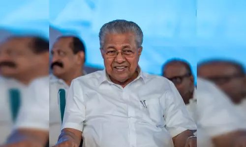 केरल चुनाव 2026: धर्मदाम सीट से फिर चुनावी मैदान में उतरे पिनाराई विजयन, किया नामांकन