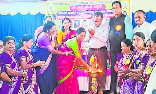 सरकार को महिला कर्मचारियों की सुरक्षा के लिए पहल करनी चाहिए: Pushpa Shelavadi Math
