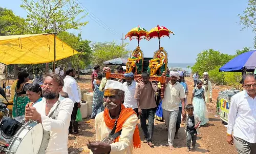 Krishna नदी के तट पर पालकी मेला: उगादी अमावस्या के अवसर पर एक कार्यक्रम