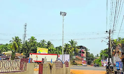 Bhatkal शहर में हाईवे विस्तार का काम फिर से शुरू: स्ट्रीटलाइट्स न होने से समस्या Bhatkal शहर में हाईवे विस्तार का काम फिर से शुरू: स्ट्रीटलाइट्स न होने से समस्या