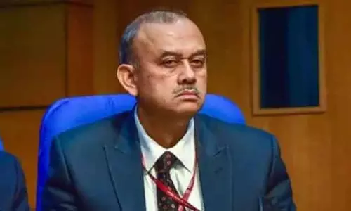 अतनु चक्रवर्ती ने नैतिक चिंताओं के चलते HDFC बैंक के चेयरमैन पद से इस्तीफा दिया अतनु चक्रवर्ती ने नैतिक चिंताओं के चलते HDFC बैंक के चेयरमैन पद से इस्तीफा दिया
