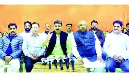 पवन खजूरिया ने FCS & CA विभाग के कामकाज पर सवाल उठाए पवन खजूरिया ने FCS & CA विभाग के कामकाज पर सवाल उठाए