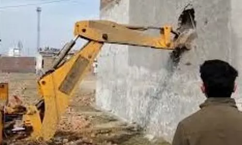Faridabad: अवैध निर्माण हटाने की मुहिम, मुजेसर-सरूरपुर में कार्रवाई