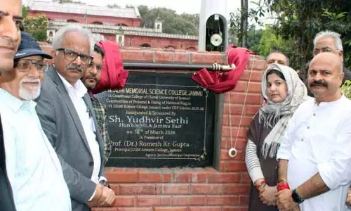 युद्धवीर सेठी ने GGM साइंस कॉलेज में 12.5 मीटर ऊंचा राष्ट्रीय ध्वज फहराया युद्धवीर सेठी ने GGM साइंस कॉलेज में 12.5 मीटर ऊंचा राष्ट्रीय ध्वज फहराया