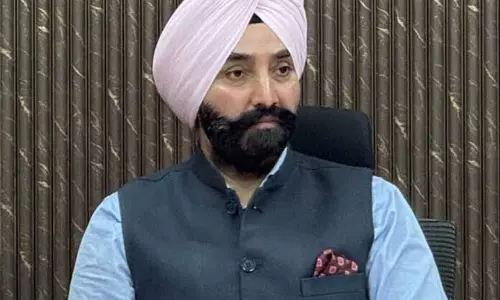 JAMMU: श्रम आयुक्त ने लाइसेंसिंग प्रक्रियाओं और श्रम संहिता के कार्यान्वयन की समीक्षा की JAMMU: श्रम आयुक्त ने लाइसेंसिंग प्रक्रियाओं और श्रम संहिता के कार्यान्वयन की समीक्षा की