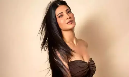 Shruti Haasan का बोल्ड ब्लैक लुक वायरल, गॉथिक स्टाइल ने जीता दिल Shruti Haasan का बोल्ड ब्लैक लुक वायरल, गॉथिक स्टाइल ने जीता दिल