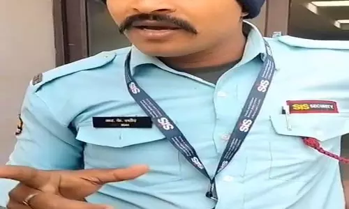 रायपुर AIIMS हॉस्पिटल के सुरक्षागार्ड ने मरीज़ के परिजन से किया दुर्व्यवहार, देखें VIDEO... रायपुर AIIMS हॉस्पिटल के सुरक्षागार्ड ने मरीज़ के परिजन से किया दुर्व्यवहार, देखें VIDEO...
