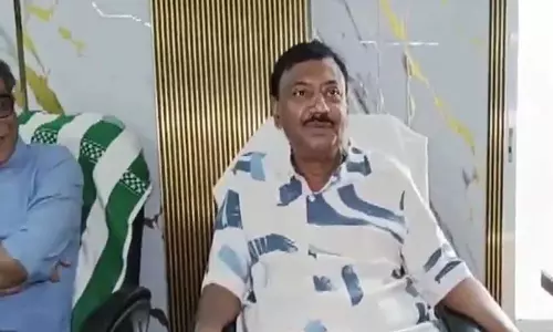 तृणमूल MP ने चुनाव आयोग पर पक्षपात का आरोप लगाया तृणमूल MP ने चुनाव आयोग पर पक्षपात का आरोप लगाया