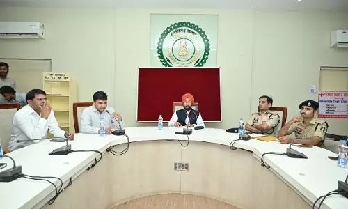 राष्ट्रीय सफाई कर्मचारी आयोग के उपाध्यक्ष हरदीप सिंह गिल ने ली बैठक राष्ट्रीय सफाई कर्मचारी आयोग के उपाध्यक्ष हरदीप सिंह गिल ने ली बैठक