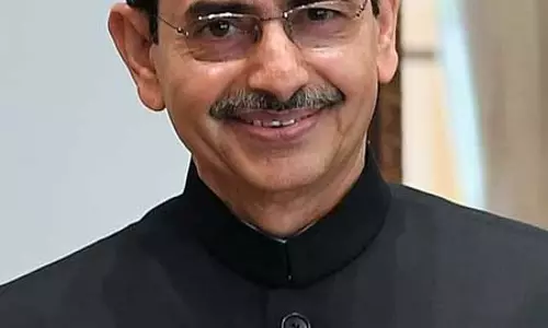 पश्चिम बंगाल के मुख्य सचिव और गृह सचिव ने राज्यपाल रवि से मुलाकात की पश्चिम बंगाल के मुख्य सचिव और गृह सचिव ने राज्यपाल रवि से मुलाकात की
