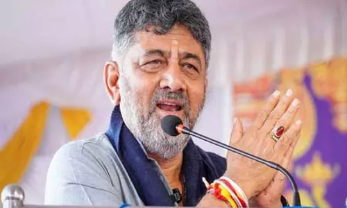 कैबिनेट फेरबदल या पावर-शेयरिंग पर समय करेगा फैसला: डीके शिवकुमार कैबिनेट फेरबदल या पावर-शेयरिंग पर समय करेगा फैसला: डीके शिवकुमार