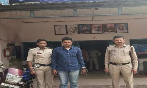 अवैध शराब के खिलाफ पुलिस की बड़ी कार्रवाई, आरोपी गिरफ्तार