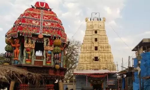 Ugadi पर देवुनी कडप्पा श्री वेंकटेश्वर मंदिर में हिंदू–मुस्लिम एकता की मिसाल Ugadi पर देवुनी कडप्पा श्री वेंकटेश्वर मंदिर में हिंदू–मुस्लिम एकता की मिसाल