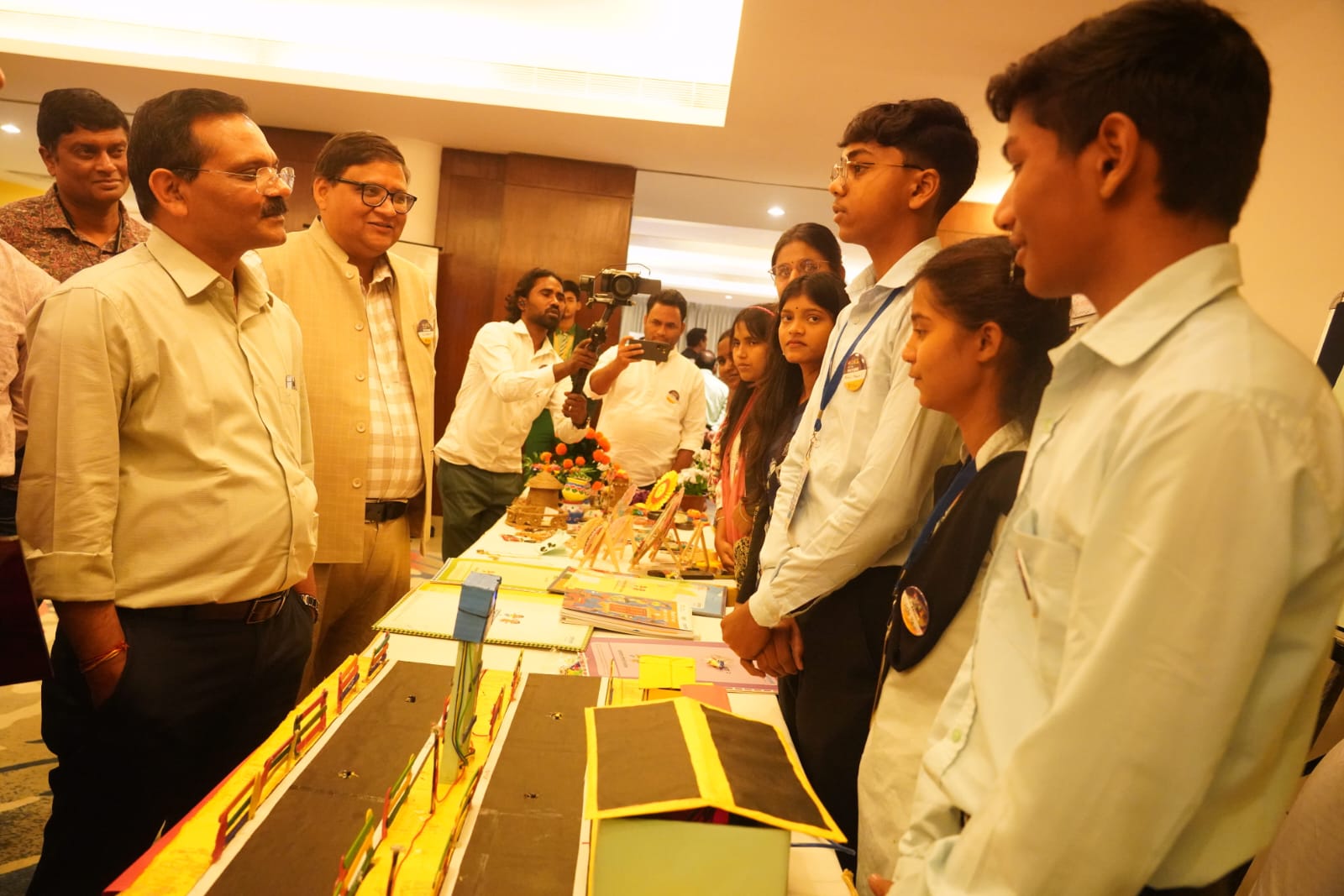 अदाणी यूनिवर्सिटी और IIT मंडी के बीच पार्टनरशिप
