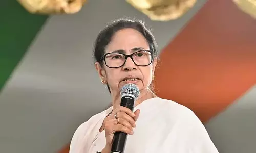 ममता ने अघोषित आपातकाल और IAS-IPS तबादलों को लेकर आयोग पर साधा निशाना ममता ने अघोषित आपातकाल और IAS-IPS तबादलों को लेकर आयोग पर साधा निशाना
