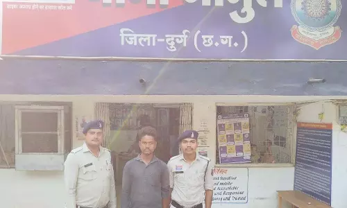 CG: गांजा बेचते आरोपी दिलावर अली गिरफ्तार, 5.876 किलो माल बरामद CG: गांजा बेचते आरोपी दिलावर अली गिरफ्तार, 5.876 किलो माल बरामद