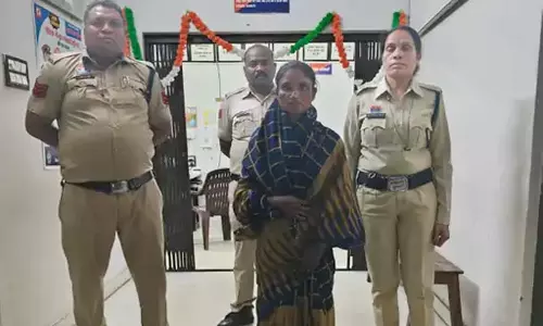 साप्ताहिक बाजार की उठाईगिरी का 24 घंटे में खुलासा, महिला आरोपी गिरफ्तार साप्ताहिक बाजार की उठाईगिरी का 24 घंटे में खुलासा, महिला आरोपी गिरफ्तार