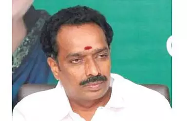 करूर में 100 करोड़ का ज़मीन घोटाला मामला: AIADMK के पूर्व मंत्री समेत 17 लोगों को तलब करने का आदेश करूर में 100 करोड़ का ज़मीन घोटाला मामला: AIADMK के पूर्व मंत्री समेत 17 लोगों को तलब करने का आदेश