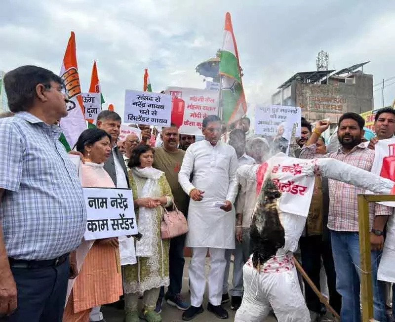 कांग्रेस ने Kurukshetra में LPG की कमी के ख़िलाफ़ प्रदर्शन किया कांग्रेस ने Kurukshetra में LPG की कमी के ख़िलाफ़ प्रदर्शन किया