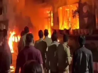 इंदौर अग्निकांड: बिहार के 6 लोगों की मौत पर सीएम नीतीश ने जताया शोक, पीड़ित परिवारों के लिए आर्थिक सहायता की घोषणा इंदौर अग्निकांड: बिहार के 6 लोगों की मौत पर सीएम नीतीश ने जताया शोक, पीड़ित परिवारों के लिए आर्थिक सहायता की घोषणा