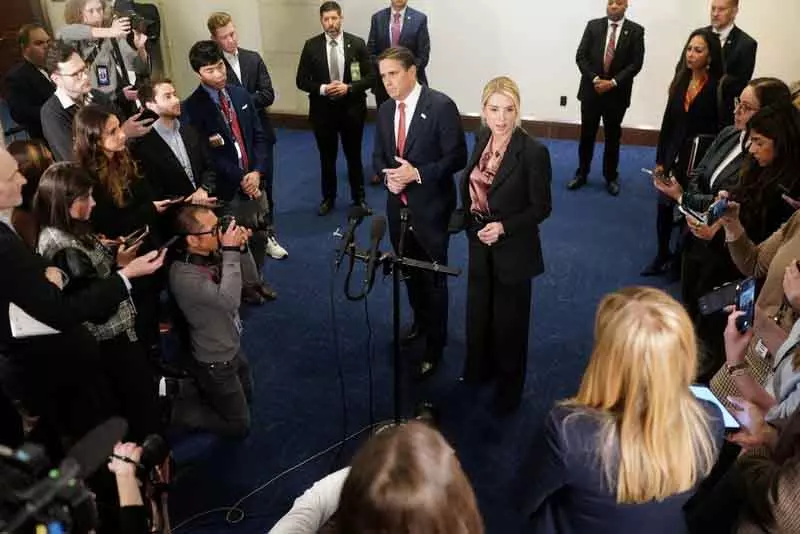 Washington एपस्टीन फाइलों पर ब्रीफिंग से डेमोक्रेट्स गुस्से में बाहर निकले Washington एपस्टीन फाइलों पर ब्रीफिंग से डेमोक्रेट्स गुस्से में बाहर निकले