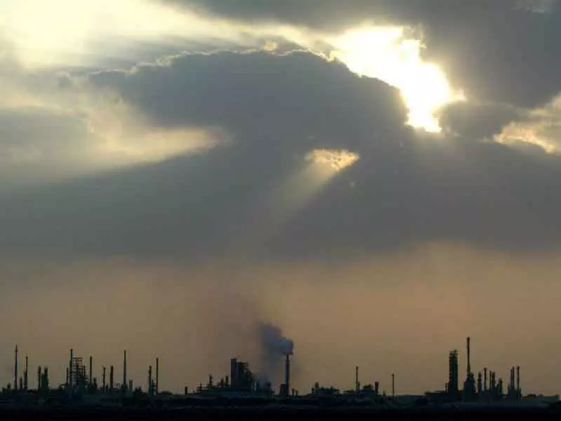 Qatar: ईरान ने रास लफ़ान औद्योगिक शहर और LNG सुविधाओं को निशाना बनाया, भारी नुकसान की खबरें Qatar: ईरान ने रास लफ़ान औद्योगिक शहर और LNG सुविधाओं को निशाना बनाया, भारी नुकसान की खबरें