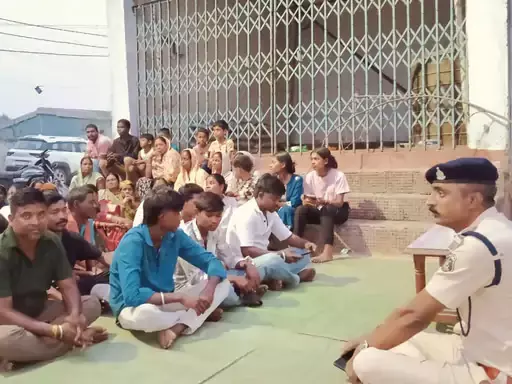 पुलिस ने सजग कोरबा, सतर्क कोरबा अभियान चलाया पुलिस ने सजग कोरबा, सतर्क कोरबा अभियान चलाया