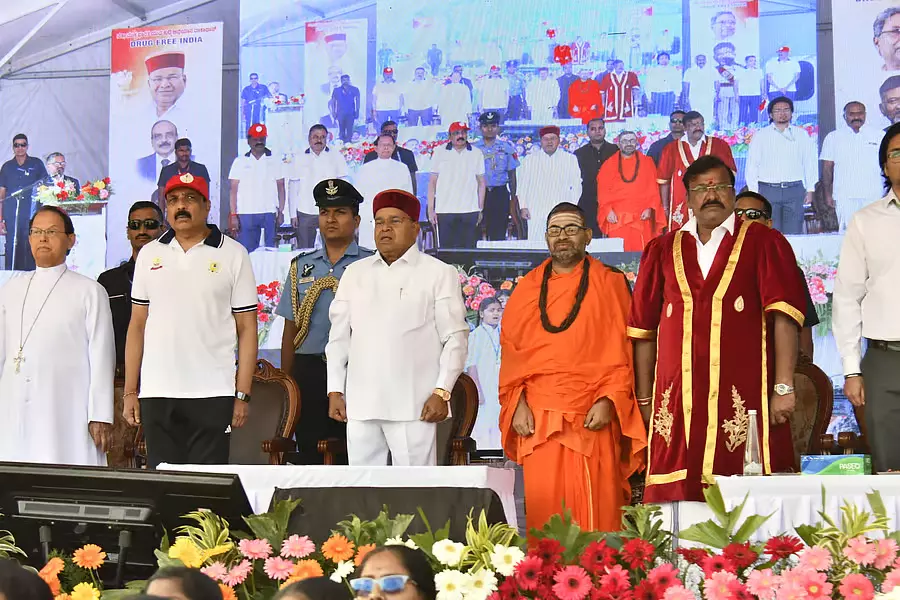 भारत तभी मज़बूत है, जब वह नशे से मुक्त हो: Governor भारत तभी मज़बूत है, जब वह नशे से मुक्त हो: Governor