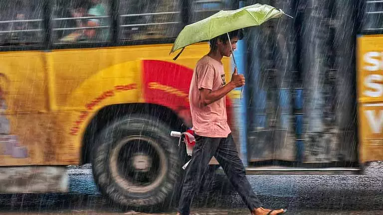 Chennai के दक्षिणी उपनगरों में भारी बारिश Chennai के दक्षिणी उपनगरों में भारी बारिश