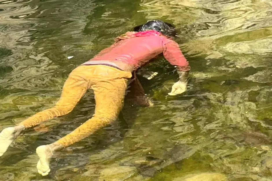 जलप्रपात में युवती की लाश मिली, शिनाख्त में जुटी पुलिस टीम जलप्रपात में युवती की लाश मिली, शिनाख्त में जुटी पुलिस टीम