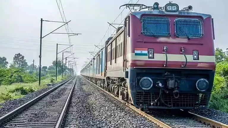 Southern Railway ने गर्मियों की छुट्टियों के लिए 50 विशेष ट्रेनों की घोषणा की Southern Railway ने गर्मियों की छुट्टियों के लिए 50 विशेष ट्रेनों की घोषणा की