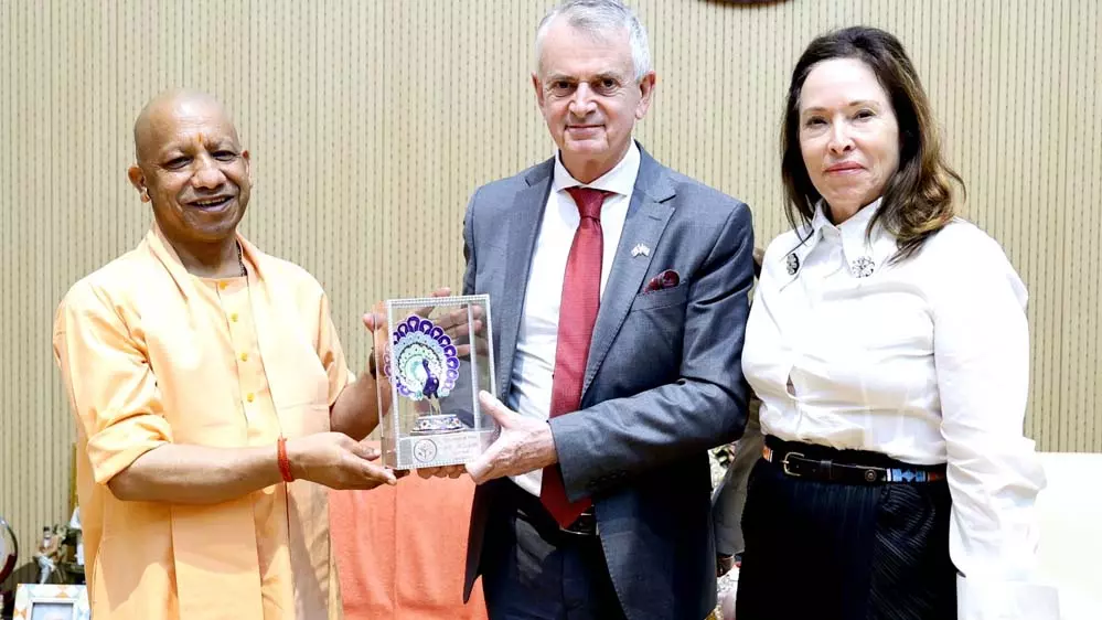 Lucknow: यूपी में विदेशी निवेश को बढ़ावा, द्विपक्षीय सहयोग बढ़ाने पर जोर Lucknow: यूपी में विदेशी निवेश को बढ़ावा, द्विपक्षीय सहयोग बढ़ाने पर जोर
