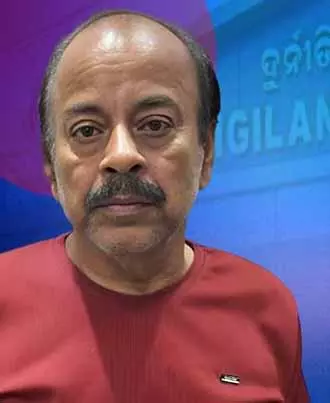 Bhubaneswar: 5.56 करोड़ रुपये के गबन के आरोप में रिटायर्ड हेडमास्टर और उनकी पत्नी गिरफ्तार Bhubaneswar: 5.56 करोड़ रुपये के गबन के आरोप में रिटायर्ड हेडमास्टर और उनकी पत्नी गिरफ्तार