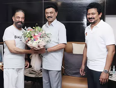 सीट बंटवारा: DMK और Maneema के बीच बातचीत का दूसरा दौर सीट बंटवारा: DMK और Maneema के बीच बातचीत का दूसरा दौर