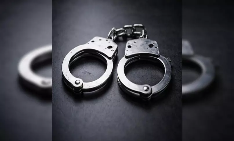 पुलिस ने लूट में फरार आरोपी को किया गिरफ्तार, पहले से चार केस दर्ज पुलिस ने लूट में फरार आरोपी को किया गिरफ्तार, पहले से चार केस दर्ज