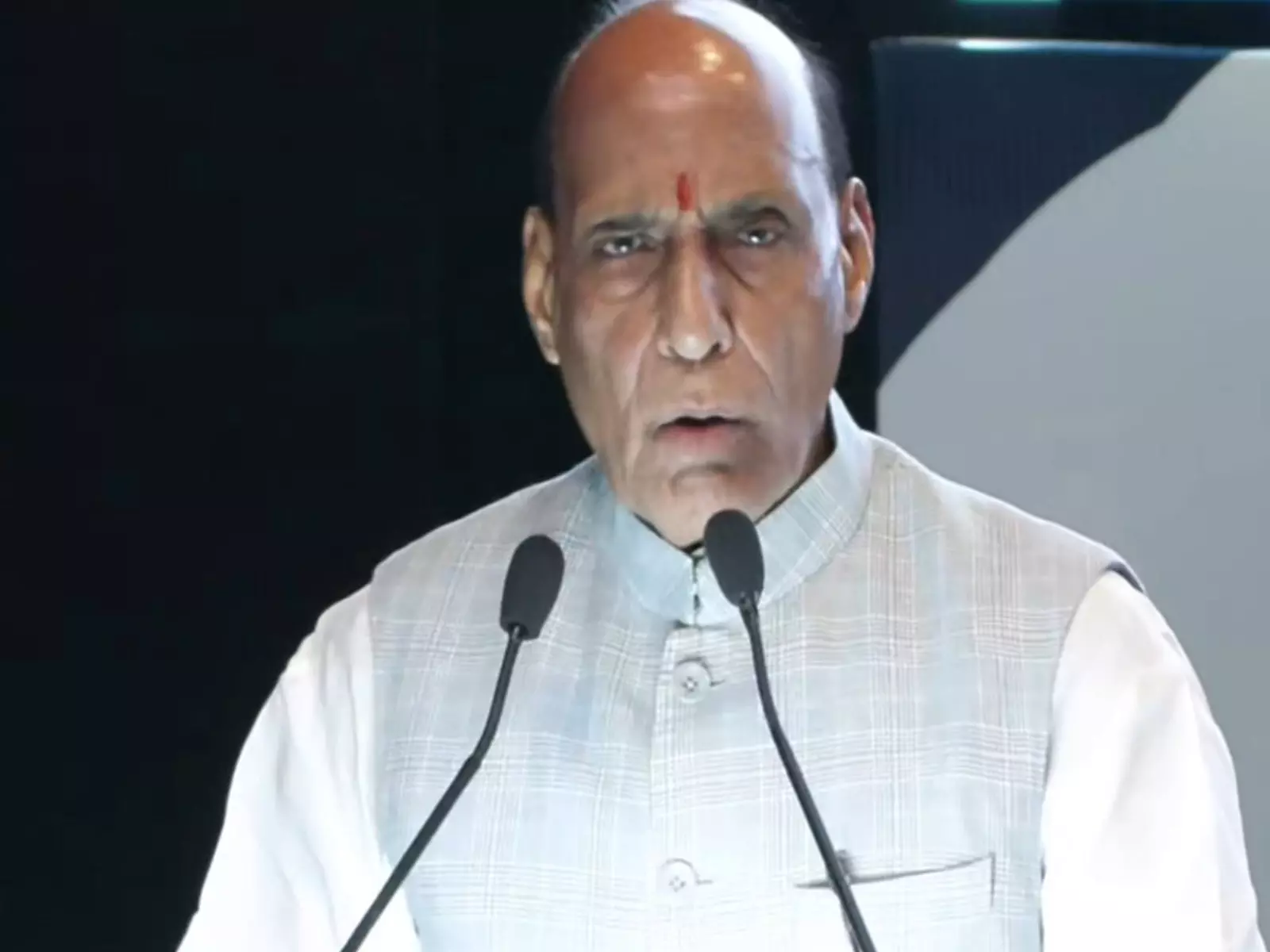 रक्षा तैयारियों के लिए ड्रोन निर्माण में आत्मनिर्भरता हासिल करना भारत के लिए महत्वपूर्ण है: Rajnath Singh रक्षा तैयारियों के लिए ड्रोन निर्माण में आत्मनिर्भरता हासिल करना भारत के लिए महत्वपूर्ण है: Rajnath Singh