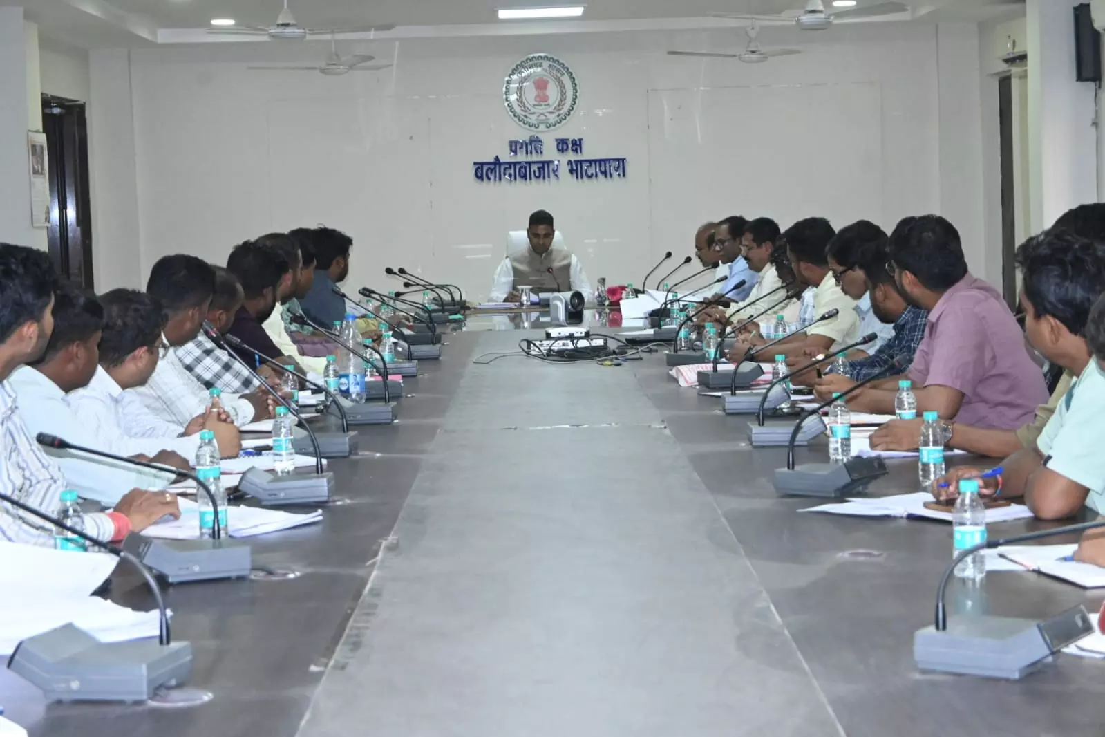 गर्मी के मौसम में बिजली व्यवस्था दुरुस्त रखने मेंटेनेंस कार्य समय पर पूरा करें : कलेक्टर गर्मी के मौसम में बिजली व्यवस्था दुरुस्त रखने मेंटेनेंस कार्य समय पर पूरा करें : कलेक्टर