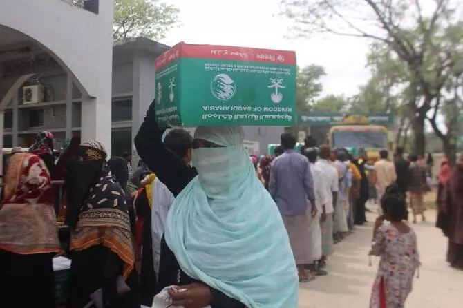रोहिंग्या शरणार्थियों को ईद से पहले मानवीय सहायता, Bangladesh में राहत वितरण रोहिंग्या शरणार्थियों को ईद से पहले मानवीय सहायता, Bangladesh में राहत वितरण