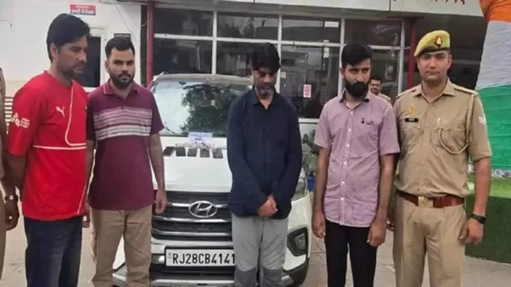 Meerut: यूपी-दिल्ली-बिहार में सक्रिय वाहन चोरी गैंग का पर्दाफाश Meerut: यूपी-दिल्ली-बिहार में सक्रिय वाहन चोरी गैंग का पर्दाफाश