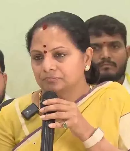 हाईकोर्ट ने ईसीआई को दिया निर्देश, के. कविता की पार्टी रजिस्ट्रेशन अर्जी पर जल्द फैसला लें हाईकोर्ट ने ईसीआई को दिया निर्देश, के. कविता की पार्टी रजिस्ट्रेशन अर्जी पर जल्द फैसला लें