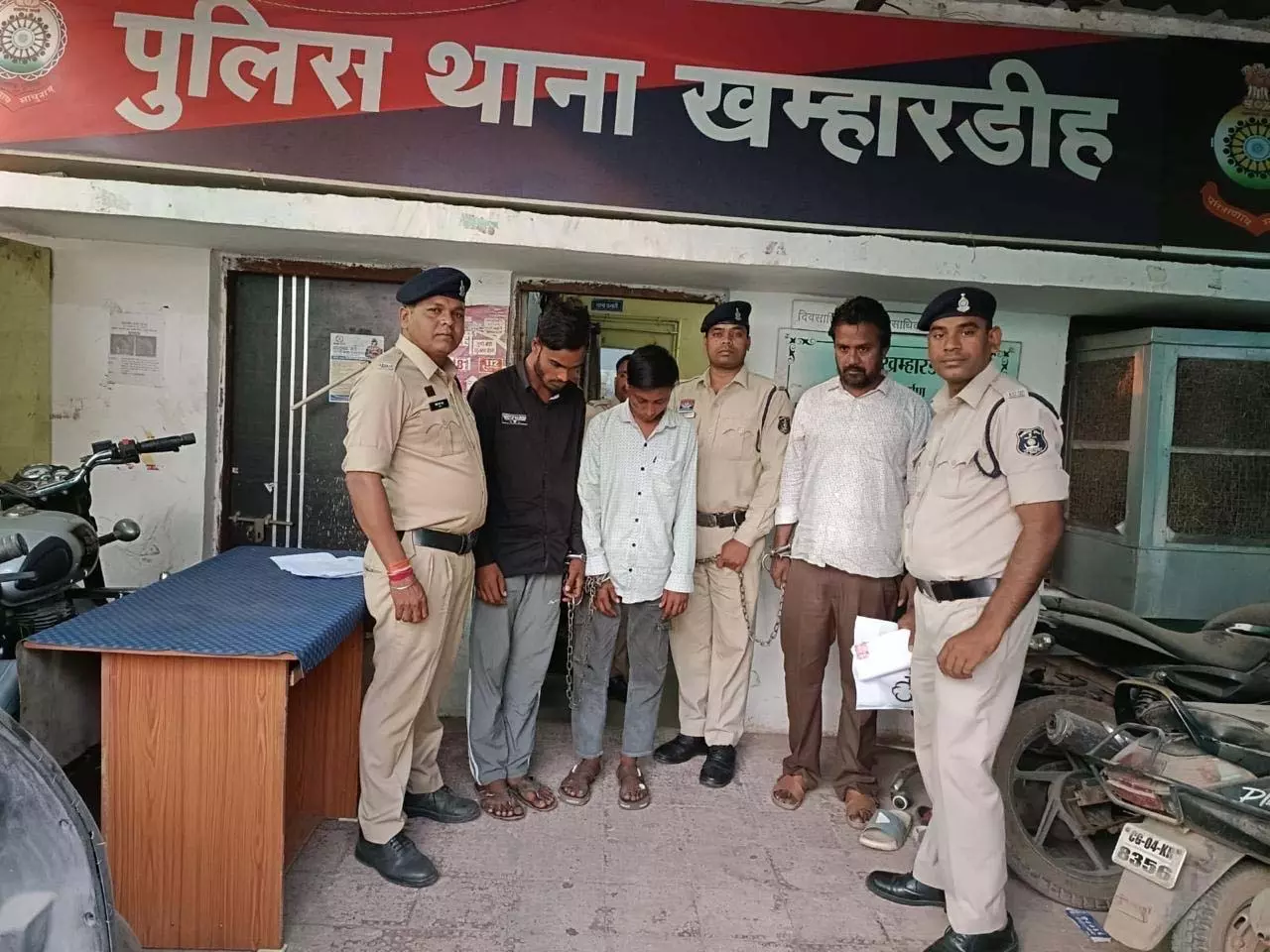 पुलिस ने दोपहिया वाहन चोर गिरोह को पकड़ा, 11 वाहन बरामद, 3 गिरफ्तार पुलिस ने दोपहिया वाहन चोर गिरोह को पकड़ा, 11 वाहन बरामद, 3 गिरफ्तार
