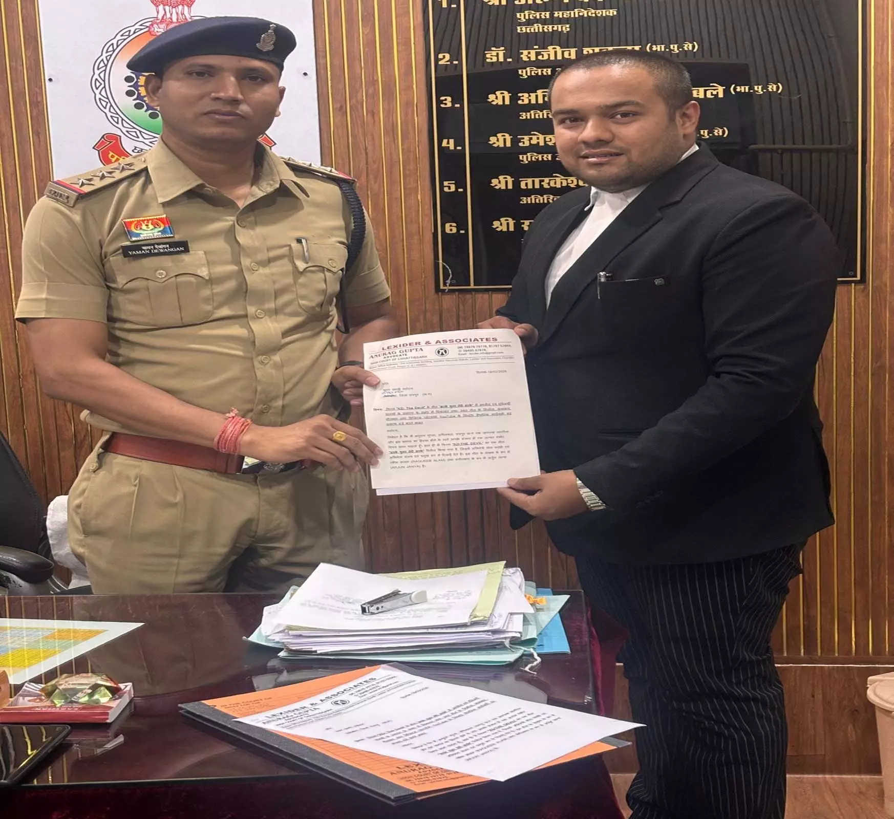 रायपुर में नोरा फतेही के सॉन्ग “सरके चुनर तेरी सरके” पर बवाल, सिविल लाइंस थाने में शिकायत दर्ज रायपुर में नोरा फतेही के सॉन्ग “सरके चुनर तेरी सरके” पर बवाल, सिविल लाइंस थाने में शिकायत दर्ज